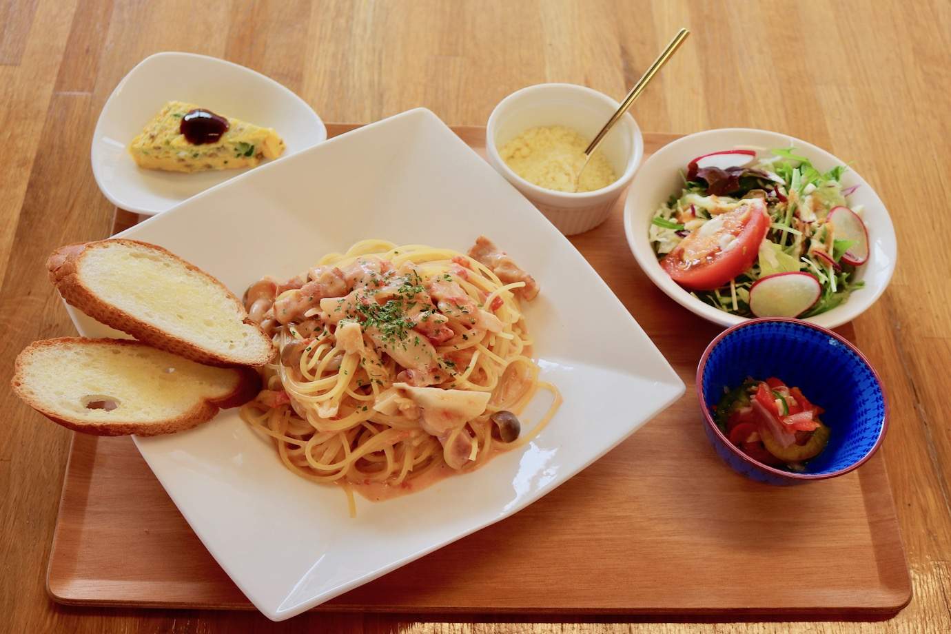 白菜とベーコンのトマトクリームパスタ