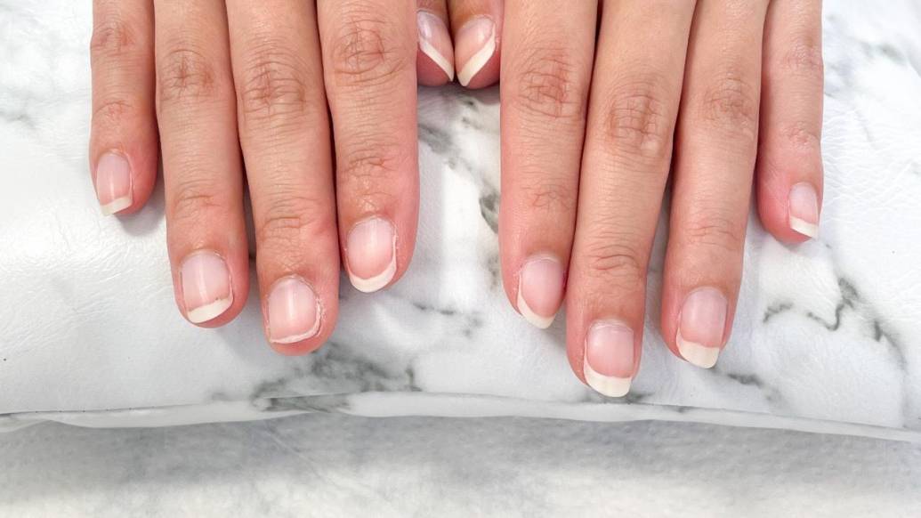 Mico Nail 爪を育てるネイルサロンで指先に清潔感を もっとワタシを好きになる Vol 10 Editors Saga