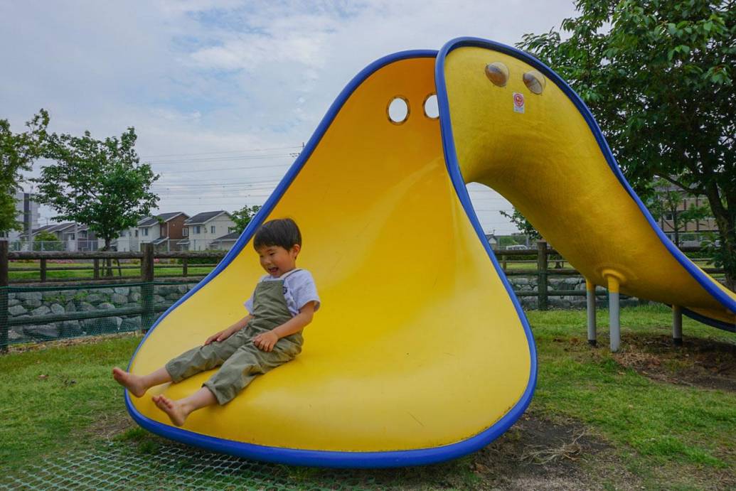 【トンボの池公園】珍しい遊具や、電車が間近で見れちゃう！？