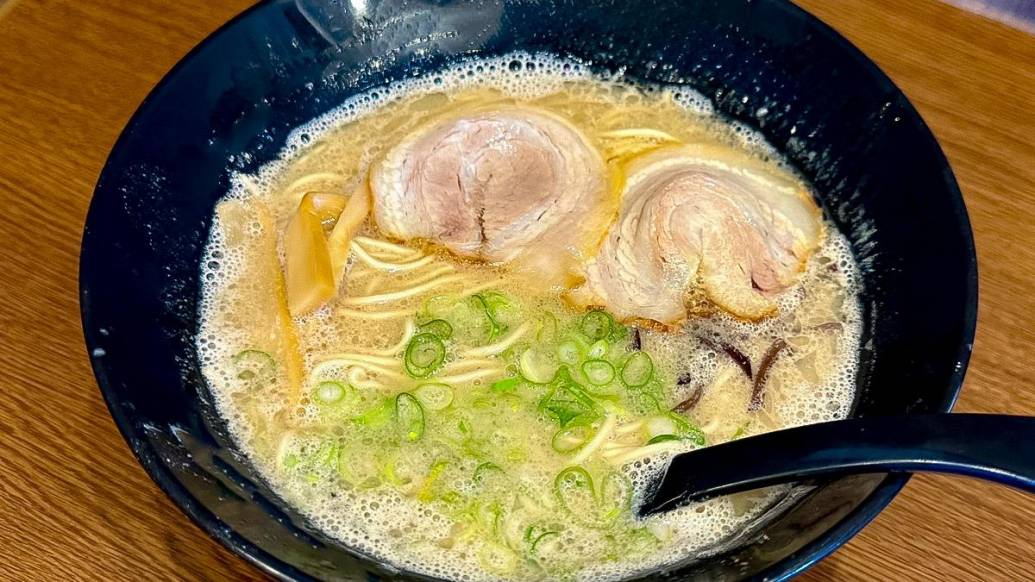 これぞ竹ちゃんラーメンの味！濃厚こってり豚骨スープで人気のラーメン店