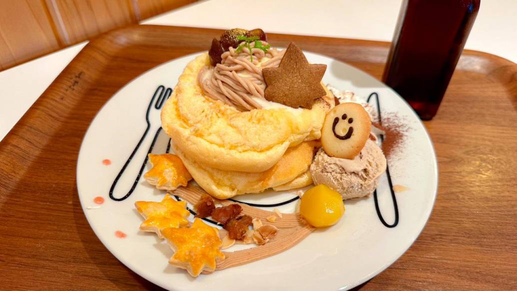【ひよこカフェ】新鮮たまごを贅沢に使用！絶品ふわふわパンケーキのカフェ