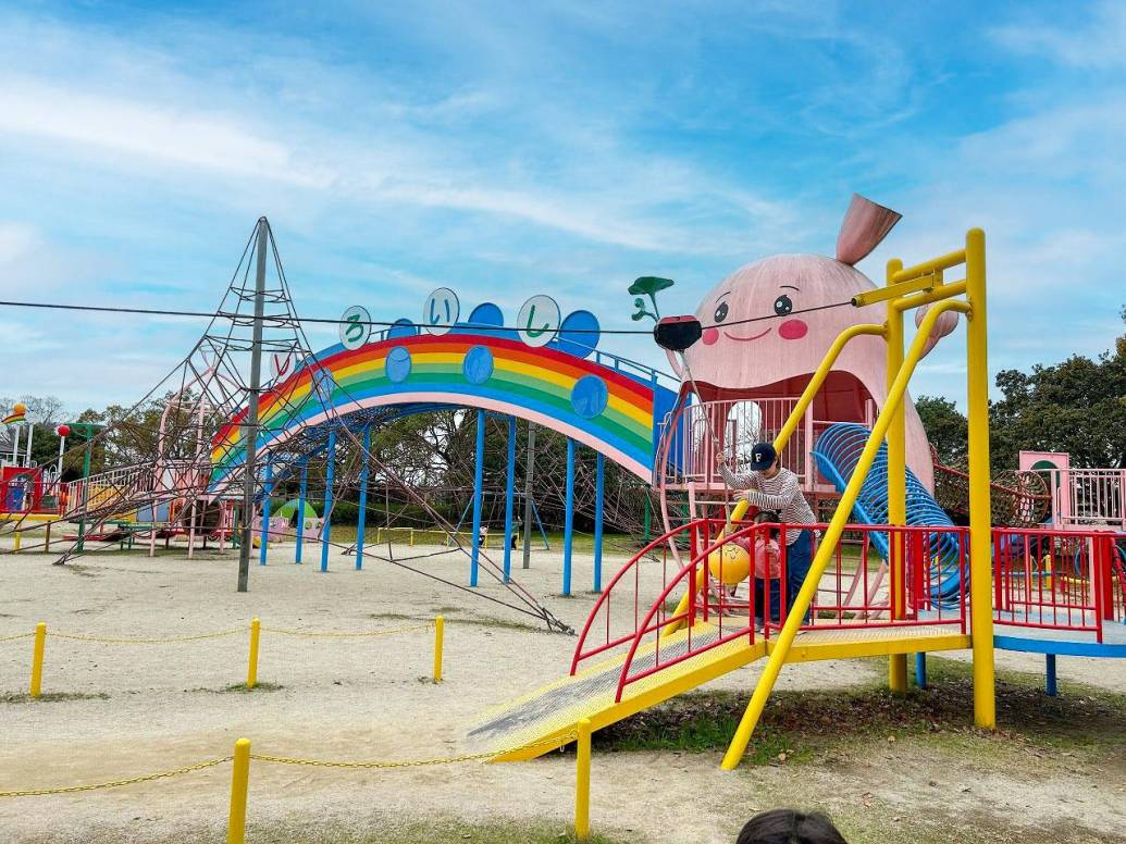 【白石中央公園】幅広い年齢の子ども達が遊びやすいコンパクトな公園