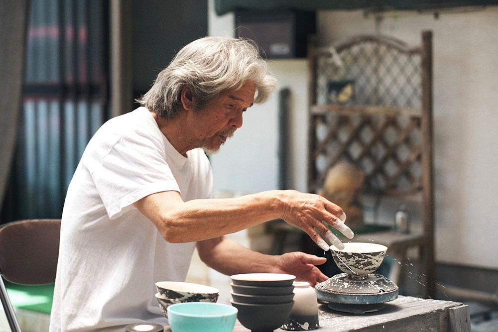 自分の色を織り交ぜて地域の宝に付加価値を。佐賀を彩る調色師