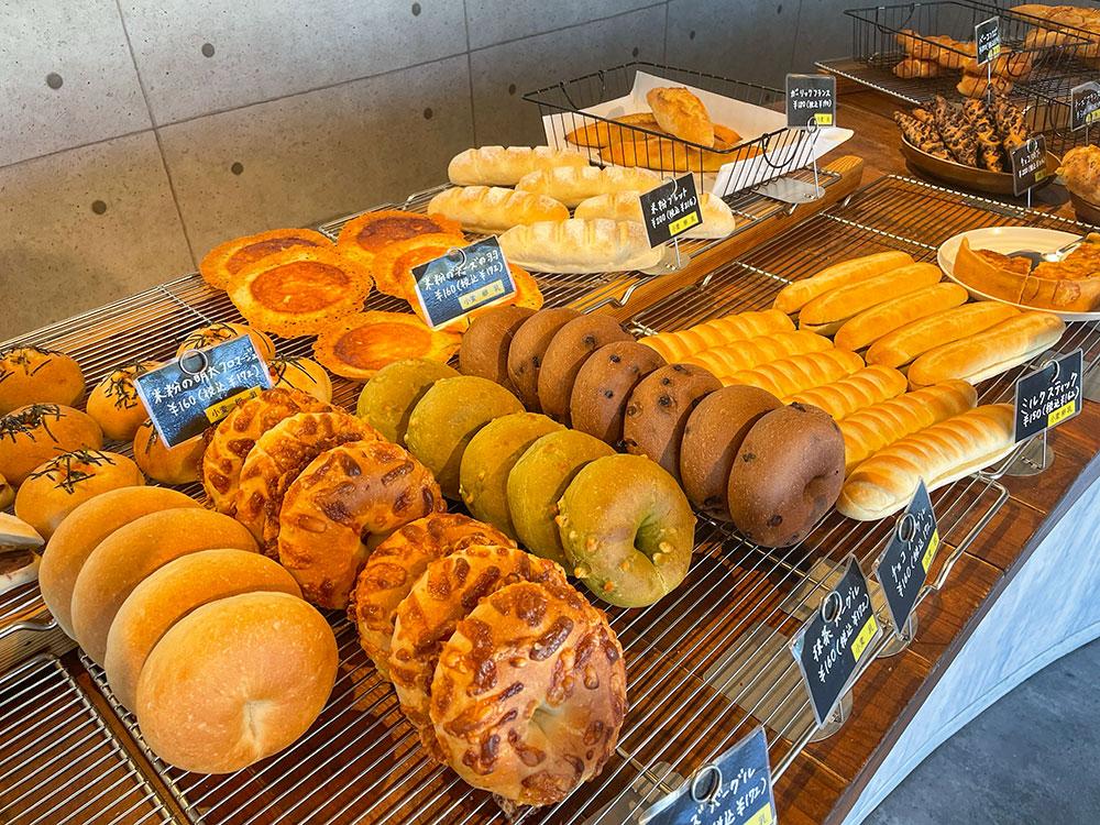 みやき町の人気パン屋WEST VILLAGE！ずらりと並んだ種類豊富な
