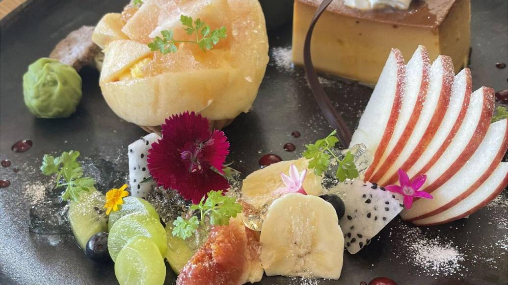 「海と虹のcafe ちょこっと」でおしゃれな贅沢スイーツを