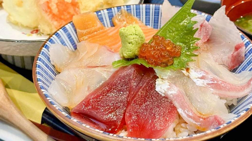 家族で楽しめる！市場直送の新鮮魚介ランチ『魚はち 佐賀大和店』