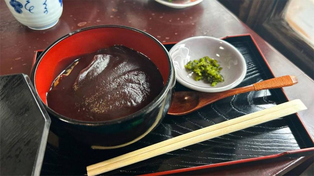 あの黒柳徹子さんもお気に入り！佐賀の老舗おしるこ屋さんの「あわぜんざい」とは？