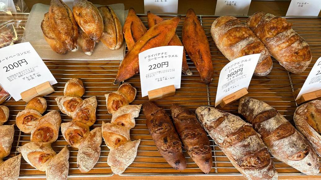 ハード系パン好き必見！種類豊富＆コスパ最強な白石町の「シロイロパン」