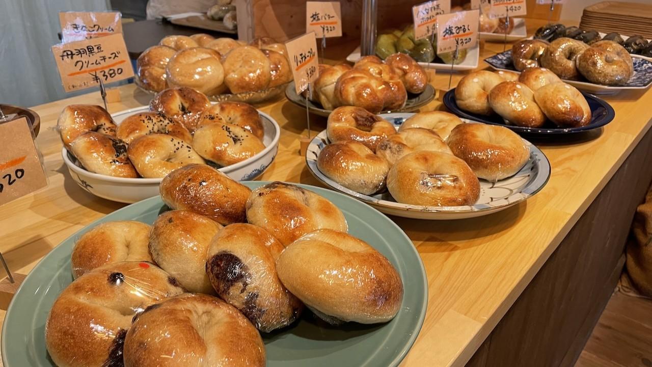 ふわもちのベーグルがあのスイーツでも楽しめる！古民家で営むベーグル専門店「25bagel」