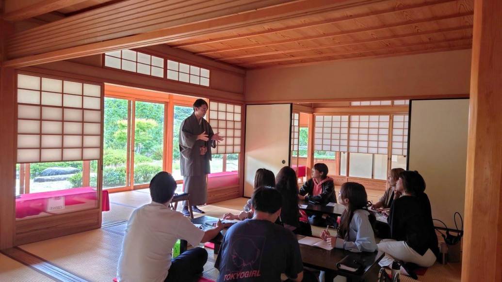 AI時代にこそ輝く"人の感性"を育む場。名護屋城の茶室で次世代の学びに迫る｜北村朱里の"唐津が知りたい！"vol.8