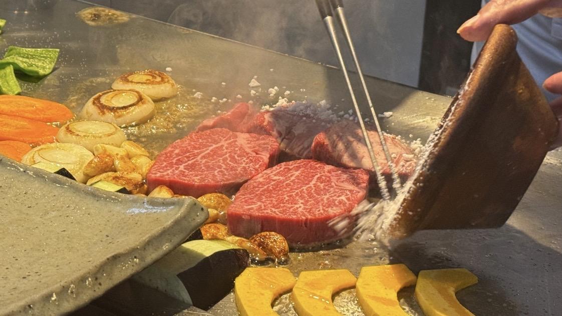 目の前で焼き上げる佐賀和牛に感動！『ステーキハウス つじ川』で過ごす至福のランチタイム｜EDITORS SAGAのサムネイル画像
