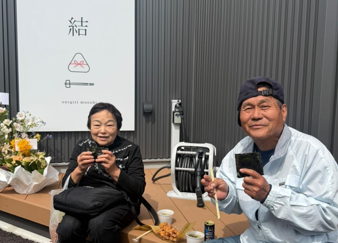 onigiri_musubi_08.jpg