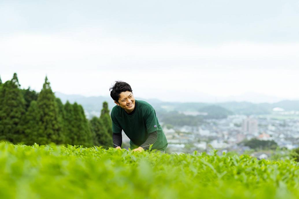 個性豊かな嬉野の茶畑から「美味しさと気持ちを贈る文化」の種を蒔く。 『グリーンレタープロジェクト』代表／『三根孝一緑茶園』5代目　三根 孝之さん